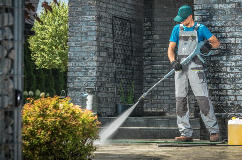 Doral, FL commercial Pressure Cleaning Services